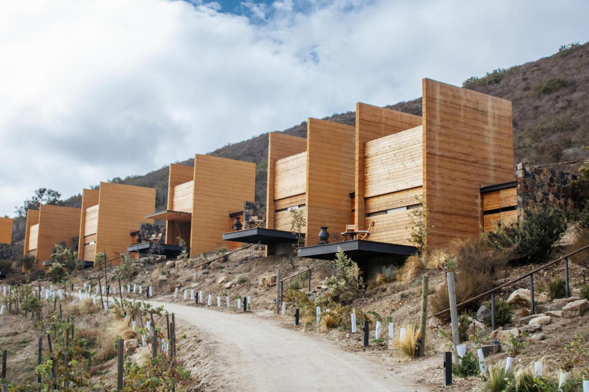 Hotel Cuatro Cuatros Ensenada Esterno foto